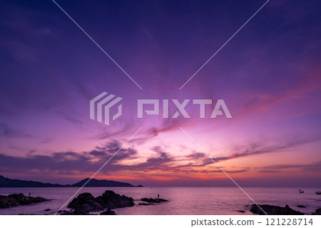 Beautiful clouds in sunset or sunrise over sea,Colorful scenery sunset sky, Amazing clouds wonderful light sky background 121228714
