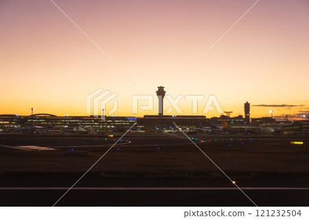 Evening scenery at Haneda airport 121232504