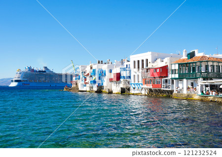希臘米科諾斯島，白色小鎮和愛琴海上的遊輪 121232524