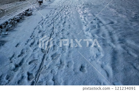 Cold winter image 121234091