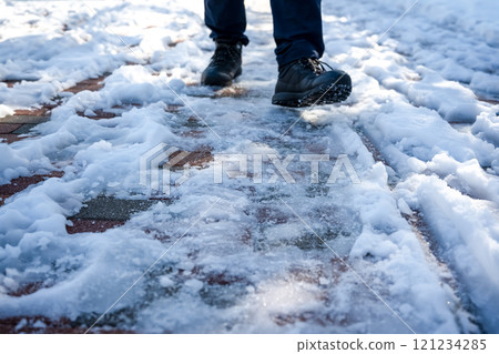 Cold winter image 121234285