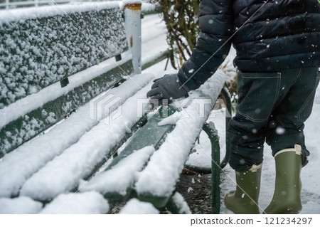 Cold winter image 121234297
