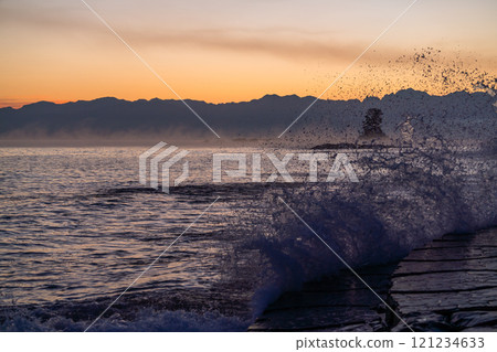 <Toyama Prefecture> Dawn at Amaharashi Coast: A spectacular view of Toyama <Toyama Prefecture> Dawn at Amaharashi Coast: A spectacular view of Toyama 121234633