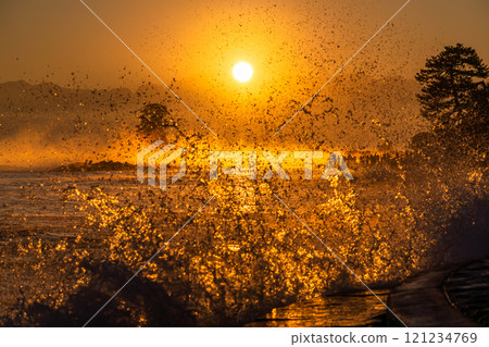 <Toyama Prefecture> Dawn at Amaharashi Coast: A spectacular view of Toyama 121234769