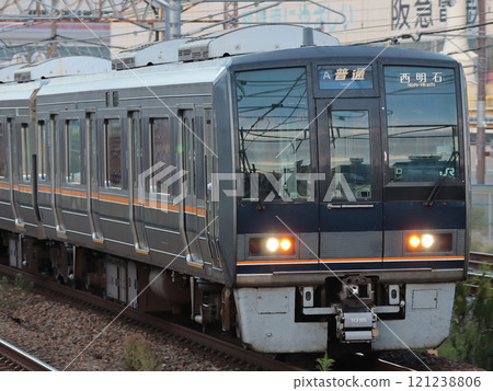 Series 207 local train bound for Nishi-Akashi (S1) entering Kishibe Station 121238806