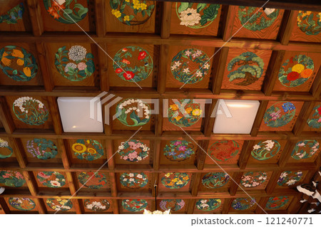 Ceiling painting at Fugenji Temple, Nishio City Ceiling painting at Fugenji Temple, Nishio City 121240771