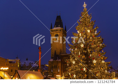 Old Town Square at Christmas time, Prague, Czech Republic 121242784
