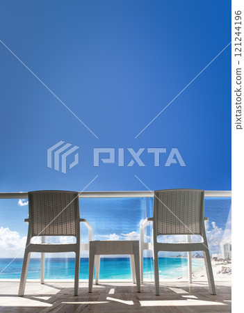 Balcony with seaview 121244196