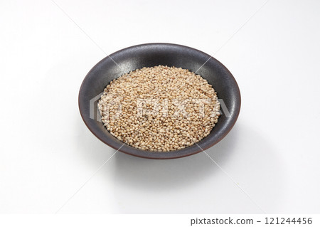 White sesame seeds Roasted sesame seeds White sesame seeds Roasted sesame seeds 121244456