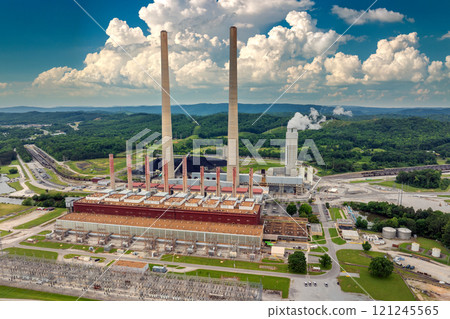 Large thermal Kingston power plant in Roane County near Kingston, Tennessee. Coal used as fossil fuel for electric energy production in American grid 121245565