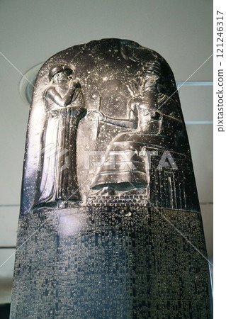 7428 漢摩拉比法典紀念碑 121246317