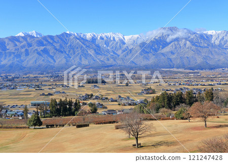 冬天安曇野和北阿爾卑斯山 121247428