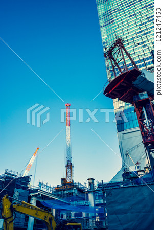 東京澀谷站八公出口週邊重建工程正在進行 2024.11 c-3 強調暖色和冷色 東京澀谷站八公出口週邊重建工程正在進行 2024.11 c-3 強調暖色和冷色 121247453