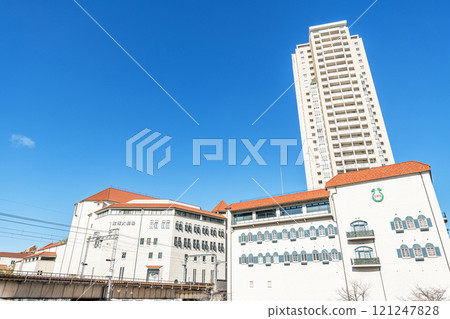 兵庫縣寶塚市：陽光明媚的日子裡的寶塚音樂學校和寶塚大劇場 121247828