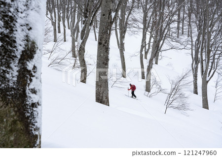 登山滑雪 121247960
