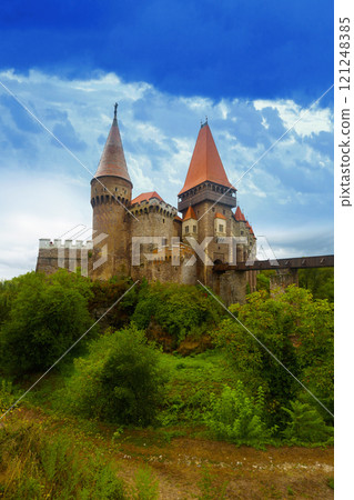Corvin Castle on elevated rock, Romania Corvin Castle on elevated rock, Romania 121248385