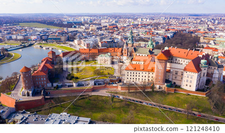 Wawel castle at Vistula river in Poland 121248410