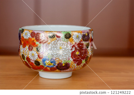 Kutani ware matcha bowl, Chrysanthemum, Kanazawa 121249222