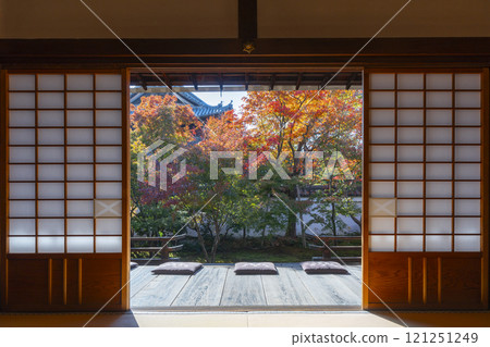秋天的京都、西陣興勝寺、秋葉美麗的北條前庭園 秋天的京都、西陣興勝寺、秋葉美麗的北條前庭園 121251249