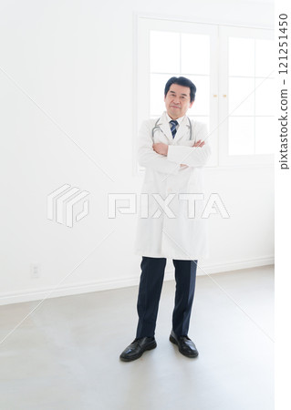 Male doctor in white coat 121251450