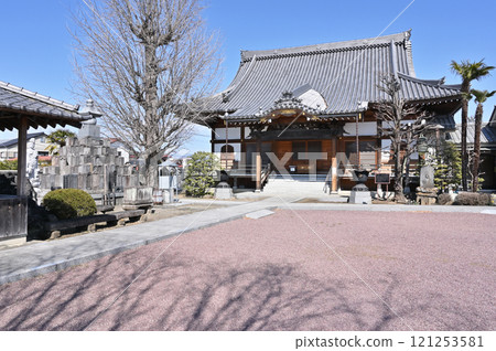 Walking around Kuragano: Kuhonji Temple of the Jodo sect, Kuragano-cho, Takasaki City 121253581