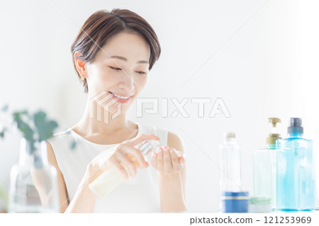 Beauty image of middle-aged women 121253969