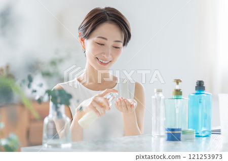 Beauty image of middle-aged women 121253973