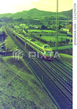 Odakyu 3100 series NSE car before the installation of rooftop air conditioners, Isehara-Tsurumaki Onsen, 6 January 1977 121254159
