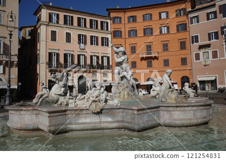 羅馬納沃納廣場的海王噴泉 121254831