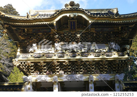Nikko Toshogu Shrine, decorated in dazzling gold and brilliant colors, and Chuzenji Temple, located on the shores of Lake Chuzenji 121255253