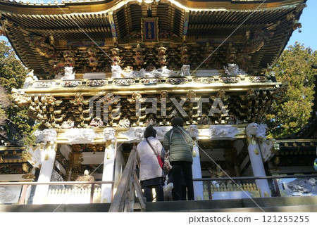 Nikko Toshogu Shrine, decorated in dazzling gold and brilliant colors, and Chuzenji Temple, located on the shores of Lake Chuzenji 121255255