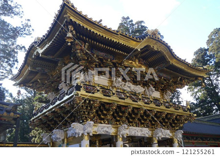 日光東照宮金碧輝煌、色彩絢麗，中禪寺矗立在中禪寺湖畔 121255261