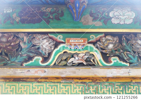 日光東照宮金碧輝煌、色彩絢麗,中禪寺矗立在中禪寺湖畔 日光東照宮金碧輝煌、色彩絢麗,中禪寺矗立在中禪寺湖畔 121255266