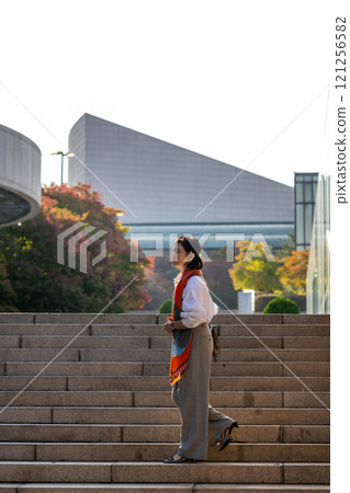 A middle-aged woman's lifestyle 121256582