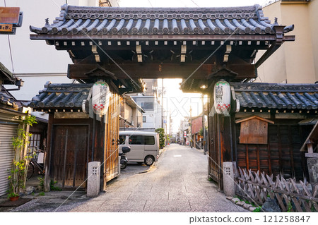 Shimabara Daimon Gate (Hanayamacho Street, Shimogyo Ward, Kyoto City) 121258847