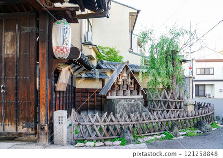 Shimabara Daimon Gate (Hanayamacho Street, Shimogyo Ward, Kyoto City) 121258848