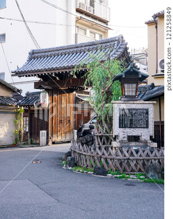 Shimabara Daimon Gate (Hanayamacho Street, Shimogyo Ward, Kyoto City) 121258849