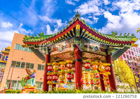 Yokohama cityscape in Japan: 2025 Chinese New Year lanterns. "Huihotei," a resting spot along Kanteibyo Street in Yokohama Chinatown, on the 12th. Yokohama cityscape in Japan: 2025 Chinese New Year lanterns. "Huihotei," a resting spot along Kanteibyo Street in Yokohama Chinatown, on the 12th. 121260758