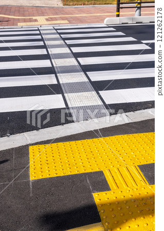 帶點字塊的行人過路處 121262178
