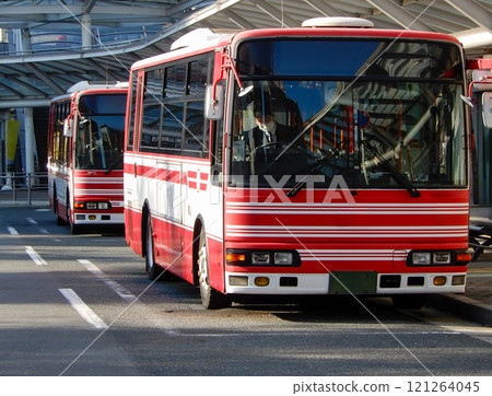 京阪巴士在寢屋川市站東扶輪停靠 121264045