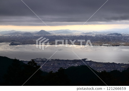 Shiga Prefecture, with its deep history (View of Lake Biwa from Mt. Hiei. It was like looking at a masterpiece of ink painting.) Mt. Hiei Toge Road Observatory 121266659
