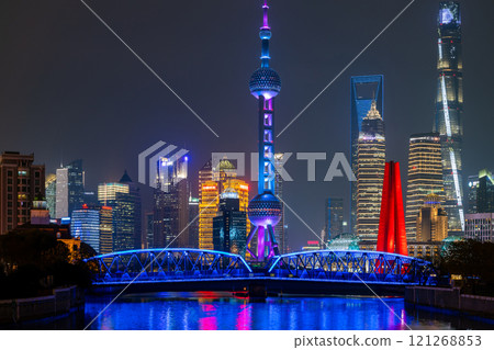 Night view of skyscraper and skyline in Lujiazui, Shanghai, Skyline and skyscraper buildings in Shanghai, Shanghai city skyline skyscraper architecture, China. 121268853