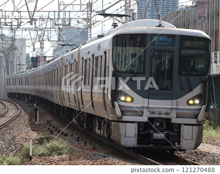 225系0系新快速列車開往姬路（I5）途經塚本站 121270488