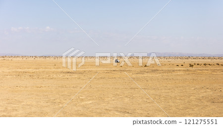 hot day in the Sahara desert 121275551