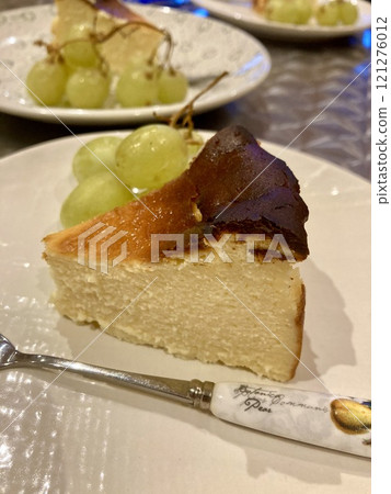 Delicious cheesecake 121276012