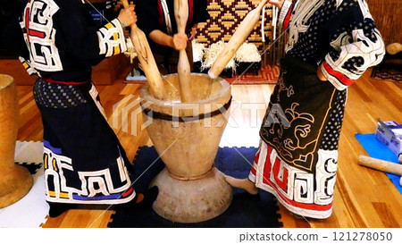 The wonderful Upopoy born on the shores of Lake Poroto 121278050