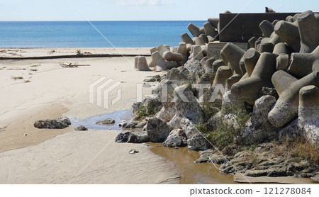 Damage caused by the Noto Peninsula earthquake (State of the port caused by uplift near Kaiso Beach in Wajima City, Ishikawa Prefecture) 121278084