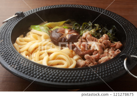 Beef suki udon Beef suki udon 121278675