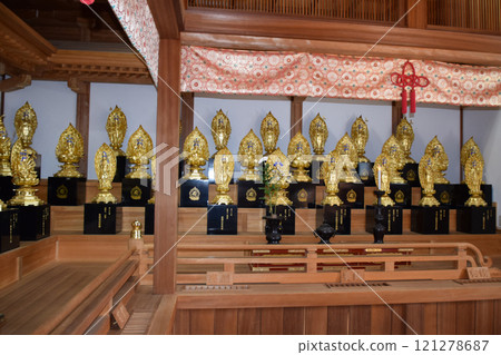 Autumn leaves at Tenno-in Temple, Mt. Hokotate 121278687