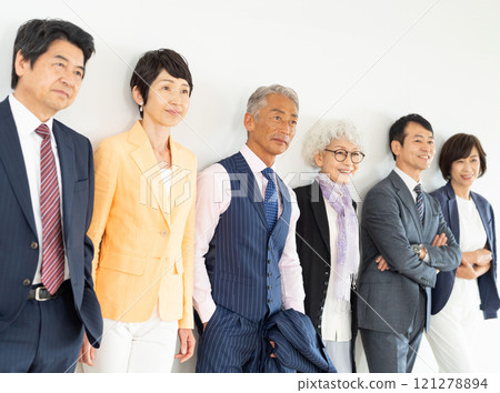 Senior generation businessmen and career women Senior generation businessmen and career women 121278894